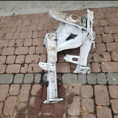 Ćwiartka przód próg słupek lewa podłóżnica fartuch Z40r Opel Corsa E