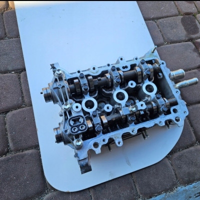 Głowica wałki 1.0VVT-I Totota Aigo 1KR 1KR-FE 1KR-B52 20D14B18204