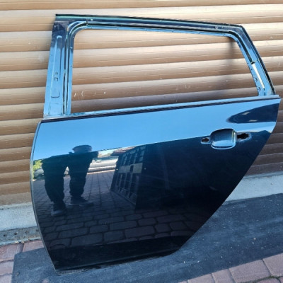 Drzwi tył tylne kombi lewe zielone IGŁA Opel Insignia Z30V