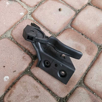 Rączka uchwyt otwieranie maski Europa Opel ADAM 13186912 13186909