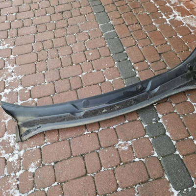 Podszybie górne wykończenie komory EUROPA Opel ADAM 13356773