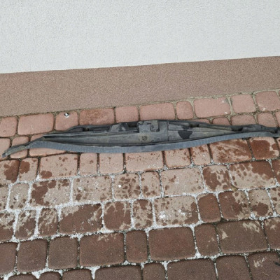 Podszybie dolne wykończenie komory EUROPA Opel ADAM 13356778