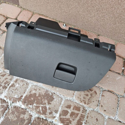 Obudowa osłona deski schowek pasazera EUROPA Opel ADAM 13349424