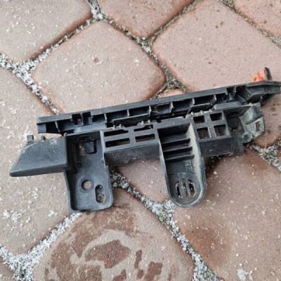 Slizg błotnika zderzaka przedni lewy EUROPA Opel ADAM 13355306 13355308