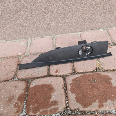 Obudowa osłona deski schowek boczny EUROPA Opel ADAM 13349446