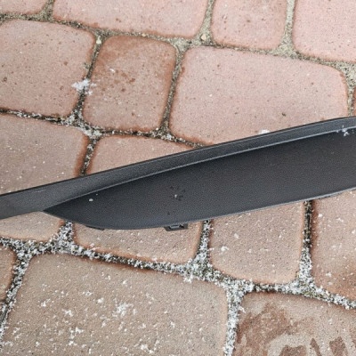 Obudowa osłona deski schowek boczny EUROPA Opel ADAM 13349445