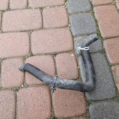 Przewód rura wąż wody 1.5DCI RENAULT MEGANE 4 IV 924001840R