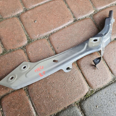 Mocowanie wspornik lampy błotnika lewy RENAULT MEGANE 4 IV 631416998R