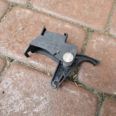 Rączka uchwyt blokada lewa RENAULT MEGANE 4 IV M236PL452