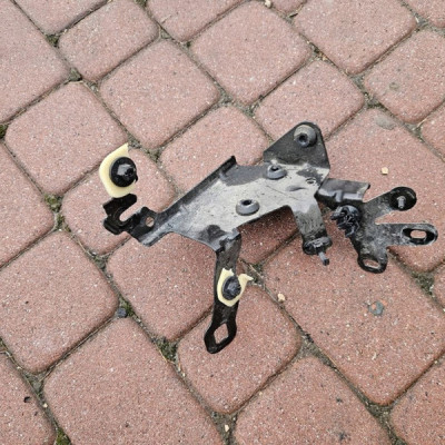 Mocowanie wspornik pompy ABS RENAULT MEGANE 4 IV 478401352R