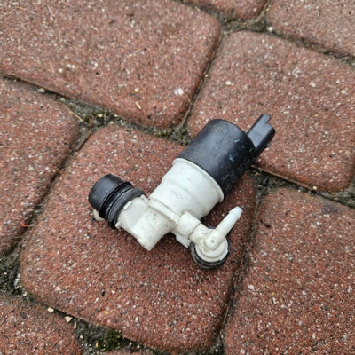 Pompka spryskiwaczy dysza sitko zbiorniczek RENAULT MEGANE 4 IV 286208543R