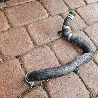 Przewód rura wąż wody 1.5DCI RENAULT MEGANE 4 IV 924105464R