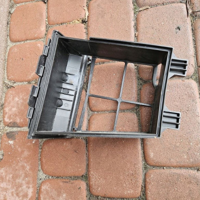 Obudowa osłona filtra powietrza RENAULT MEGANE 4 IV 110258S01