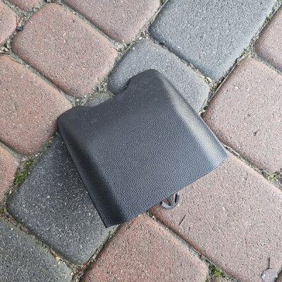 Obudowa osłona deski konsoli bezpieczników RENAULT MEGANE 4 IV 243223068R