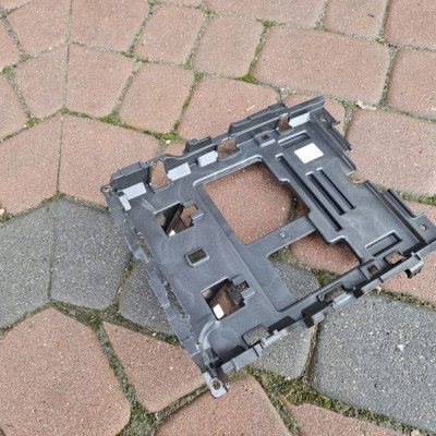 Stelaż uchwyt mocowanie radia nawigacji RENAULT MEGANE 4 IV 681833236R