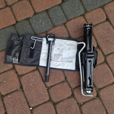 Lewarek zestaw naprawczy koła podnośnik RENAULT MEGANE 4 IV 995500002R