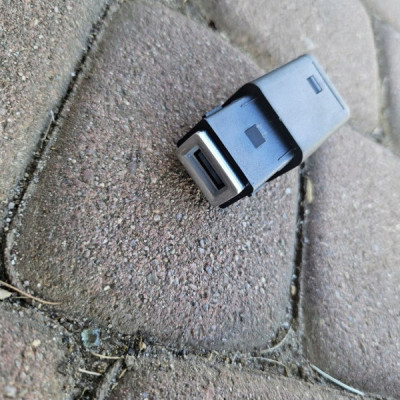 Gniazdo USB PROACE CITY Berlingo Rifter Combo 9824334377 98217039DX