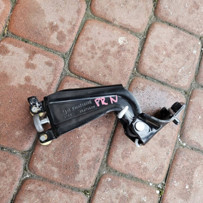 Rolka drzwi przesuwnych praw PROACE CITY Berlingo Combo E Rifter 9833303080