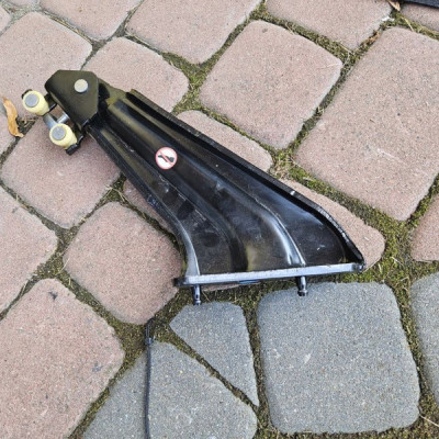 Prowadnica rolka drzwi lewa PROACE CITY Berlingo Rifter Combo E 9816965980