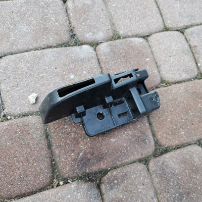 Ślizg mocowanie tył lewy PROACE CITY Berlingo Rifter Combo E 9816808580