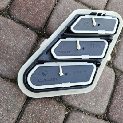 Kratka dekompresyjna prawa PROACE CITY Berlingo Rifter Combo E 9818353980