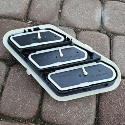 Kratka dekompresyjna lewa PROACE CITY Berlingo Rifter Combo E 9818354180