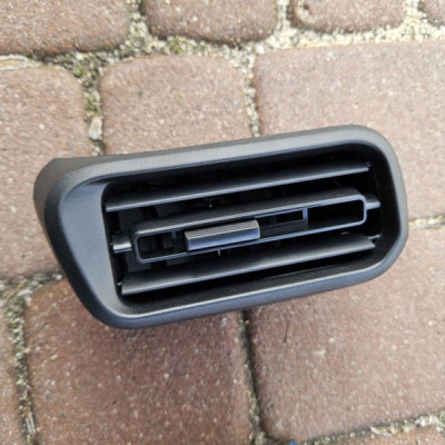 Kratka deski nawiewu PROACE CITY Berlingo Rifter Combo E MOU023003