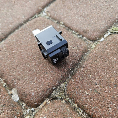 Przycisk regulacji lamp PROACE CITY Berlingo Rifter Combo E 98125550ZD