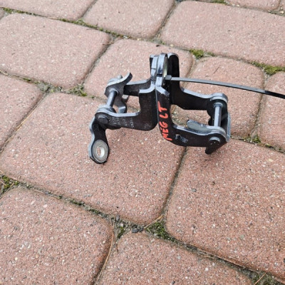 Zawias zawiasy tył tylne kombi TEKPN lewe RENAULT MEGANE 4 IV