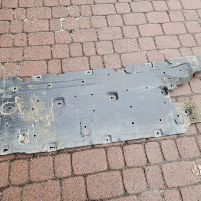 Obudowa osłona podłoga dolna podwozia lewa RENAULT MEGANE 4 IV 748155384R