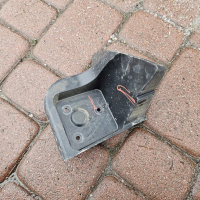 Ślizg tył tylny zderzaka lewy kombi RENAULT MEGANE 4 IV 850450815R