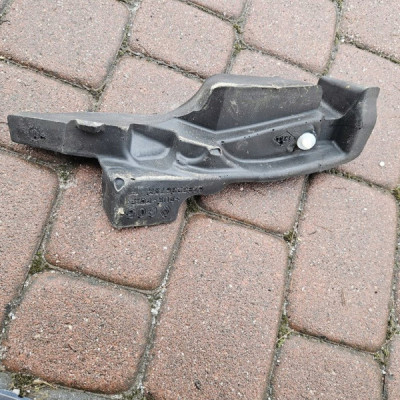 Wyciszenie absorber błotnika wyciszenie lewe RENAULT MEGANE 4 IV 678323679R