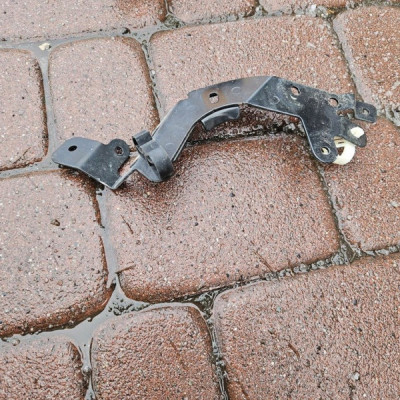 Wspornik uchwyt mocowanie RENAULT MEGANE 4 IV 443983R