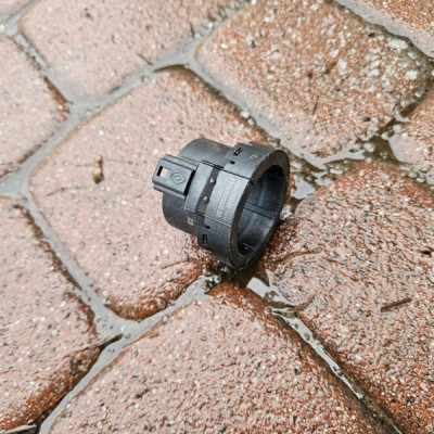 Osłona pętla przycisku START STOP RENAULT MEGANE 4 IV 285905306R