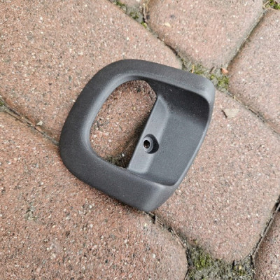 Prowadnica zamka mocowanie prowadnice fotela Opel ADAM 13370864