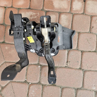 Pedał pedały europa komplet Opel ADAM 13308338