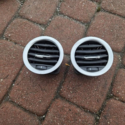 Kratka nawiewu nadmuchu srebrna chrom deski Opel ADAM 13417366