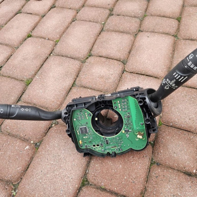 Przełącznik zespolony rogi manetki Opel Crossland X 98118865YX