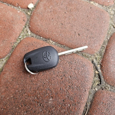 Używany kluczyk scyzoryk pilot PROACE CITY Berlingo Combo E Rifter