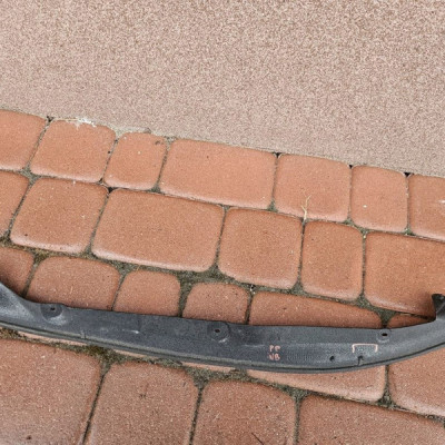 Absorber wyciszenie błotnika przód prawe drzwi Opel Insignia B 13463898