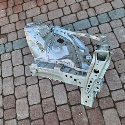 Ćwiartka przód przednia lewa fartuch wzmocnienie podłożnic Opel Insignia B