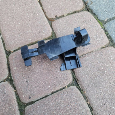 Podstawa uchwyt mocowanie bezpieczników przekaźnik LIFT FL Opel Insignia B