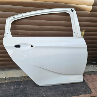 Drzwi tył tylne hb hatchback prawe białe IGŁA z40r Opel Insignia B