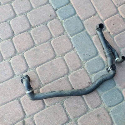 Przewody chłodnic wody 1.6TDI Volkswagen Golf VII 5Q0122051AR