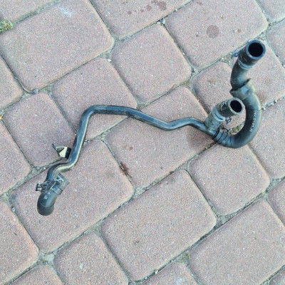 Przewody chłodnic wody rura wąż Volkswagen Golf VII 04L121064C