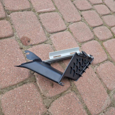 Osłona słupka prawa obudowa Volkswagen Golf VII 5G0868143A