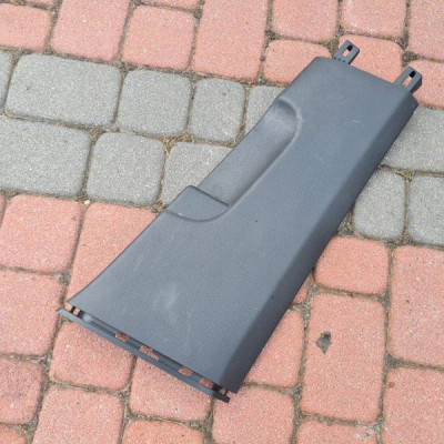 Obudowa słupka prawa srodkowa Volkswagen Golf VII 5G4867292