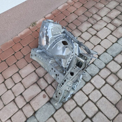 Ćwiartka przód przednia lewa fartuch wzmocnienie podłożnic Opel Insignia B