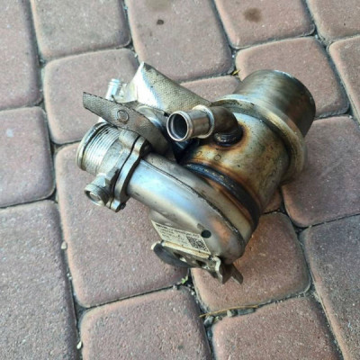 Chłodniczka spalin EGR 1.6TDI Volkswagen Golf VII 04L131512D