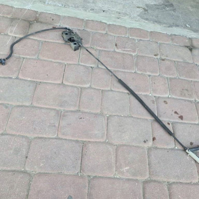 Zamek maski z linka przedniej Volkswagen Golf VII 5G1823509B